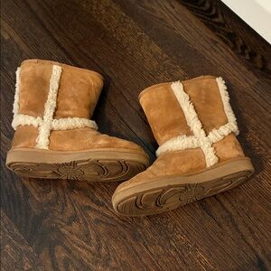 UGG Tan Winter Boots with Cream Fur